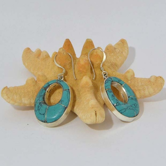 Handmade White Metal Earrings With Green Stone - Picture 2 of 2